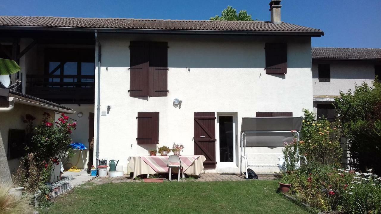 Chambre D'Hote Le Pin La Tour-du-Pin Exterior photo